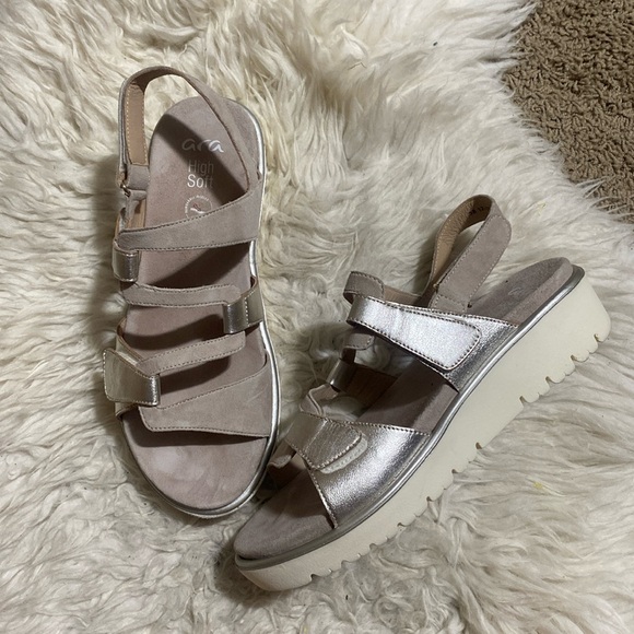 Ara Shoes - Ara Bayview Triple Adjustable Wedge‎ Sandal Platinum / Sand / Metallic Leather 8